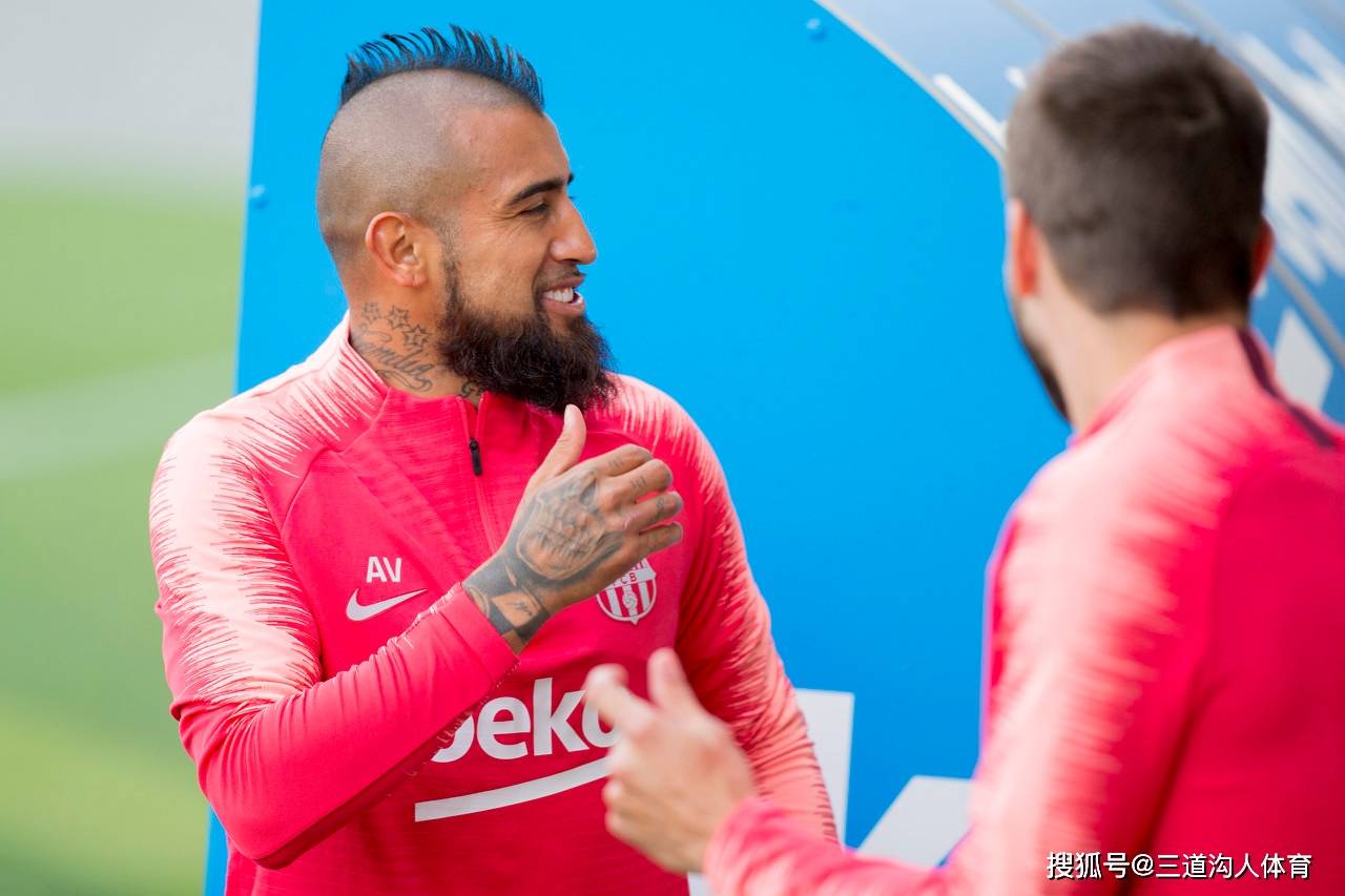 风云突变！广州队集结日迎来里程碑，欧冠版图或变，气氛紧张，临场指挥获称赞的简单介绍